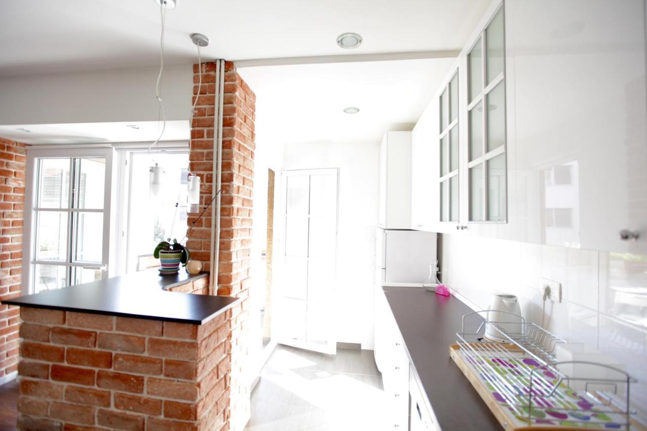 Brick Apartment On Macedonia Pedestrian Street 斯科普里 外观 照片