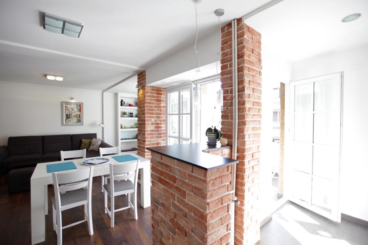 Brick Apartment On Macedonia Pedestrian Street 斯科普里 外观 照片