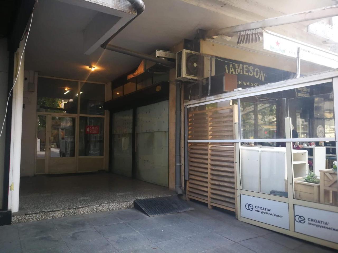 Brick Apartment On Macedonia Pedestrian Street 斯科普里 外观 照片